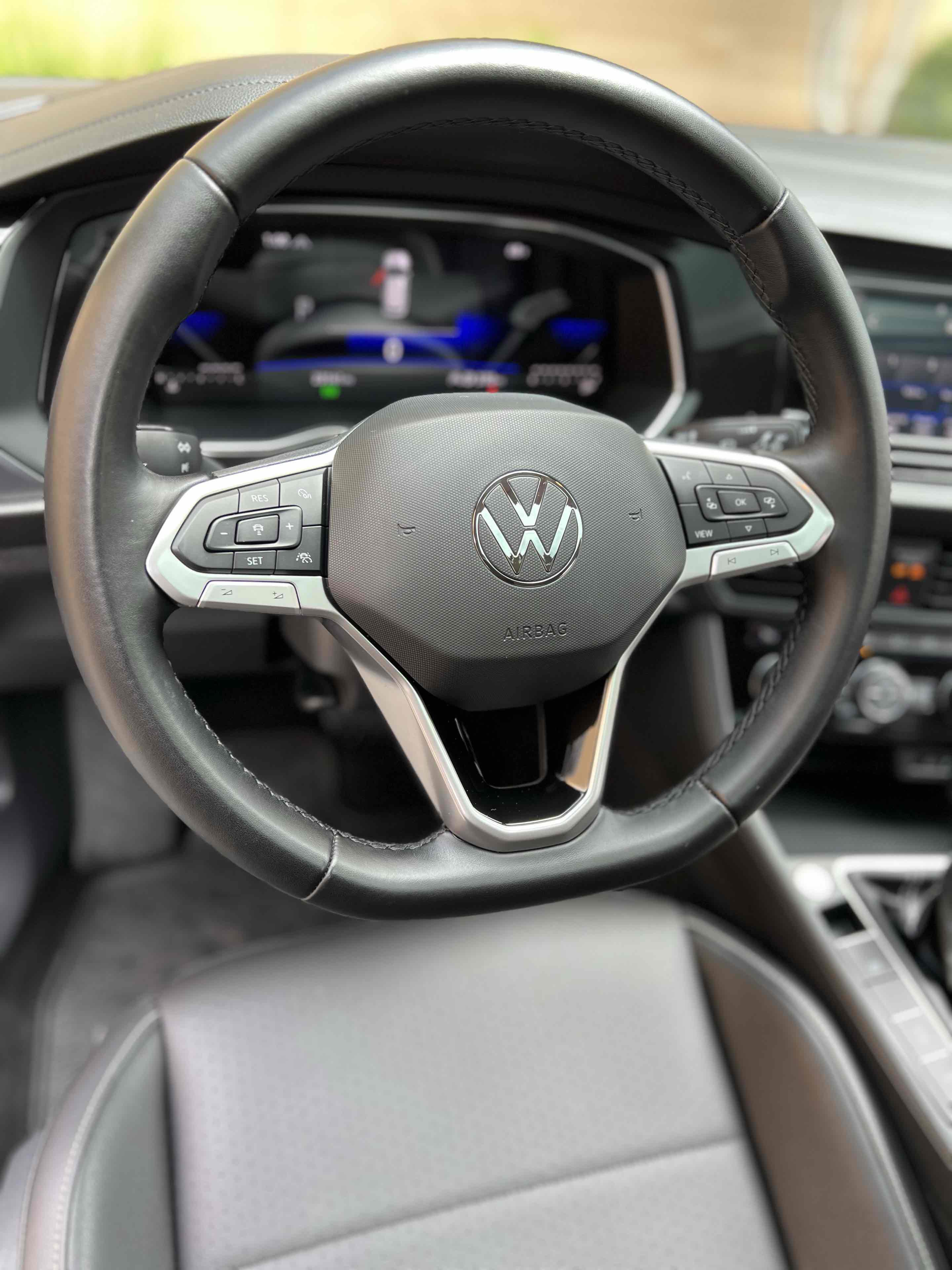 Used 2023 Volkswagen Jetta SE w/ Panoramic Sunroof Package FWD image 31