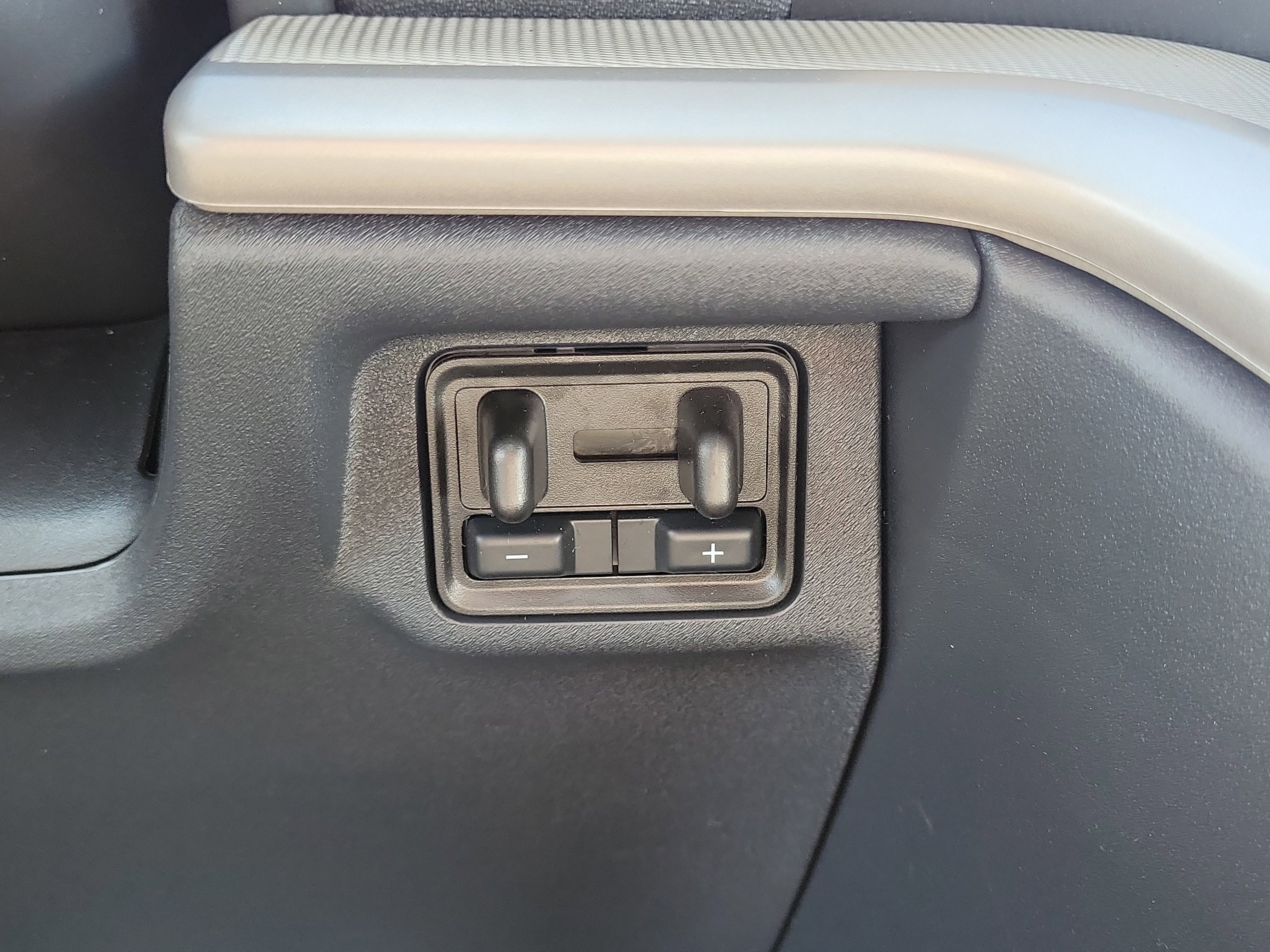 New 2025 Ford Expedition Max Active image 16