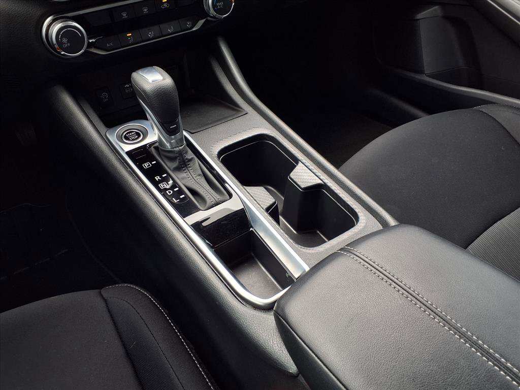 Used 2025 Nissan Sentra SV image 17