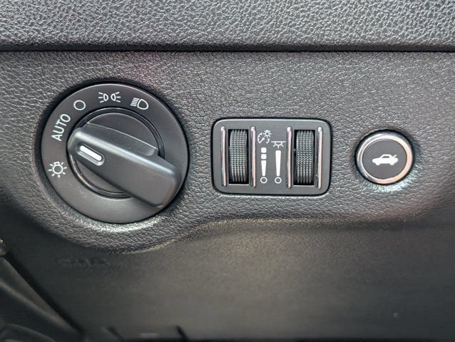Used 2022 Dodge Charger SXT RWD image 19
