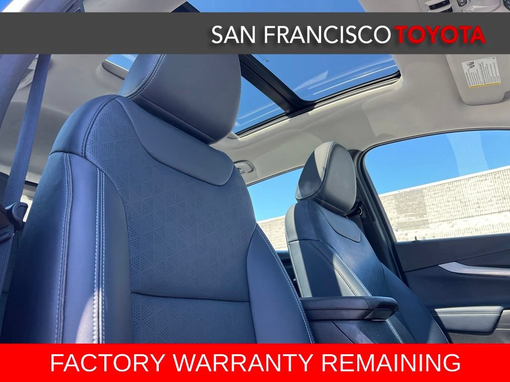 Used 2022 Chevrolet Bolt EUV Premier w/ Sun & Sound Package FWD image 20