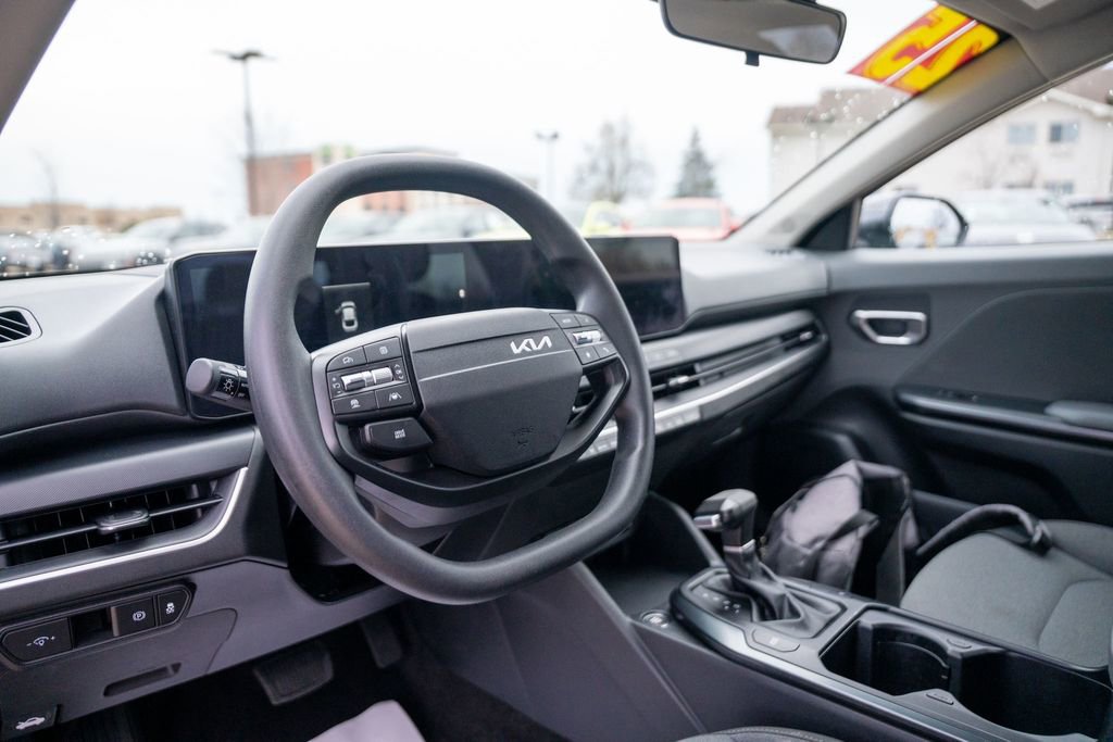 Used 2025 Kia K4 EX image 18