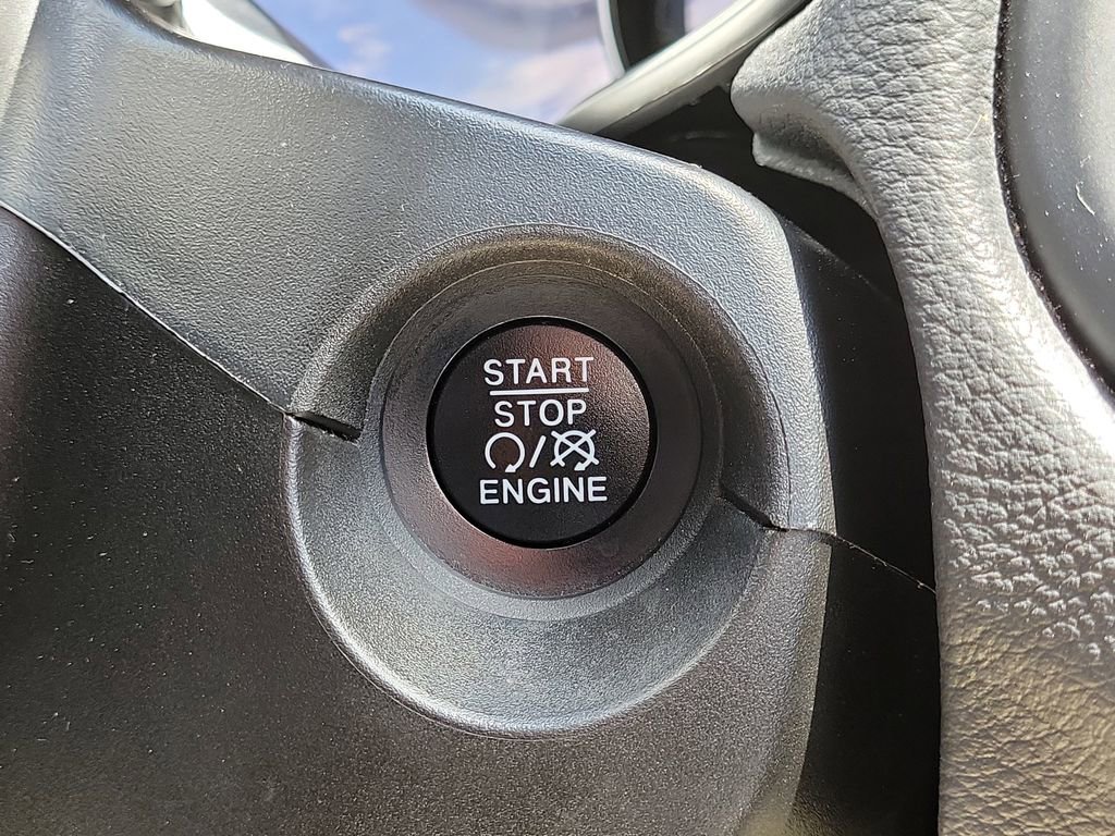 Used 2018 Jeep Compass Latitude image 19