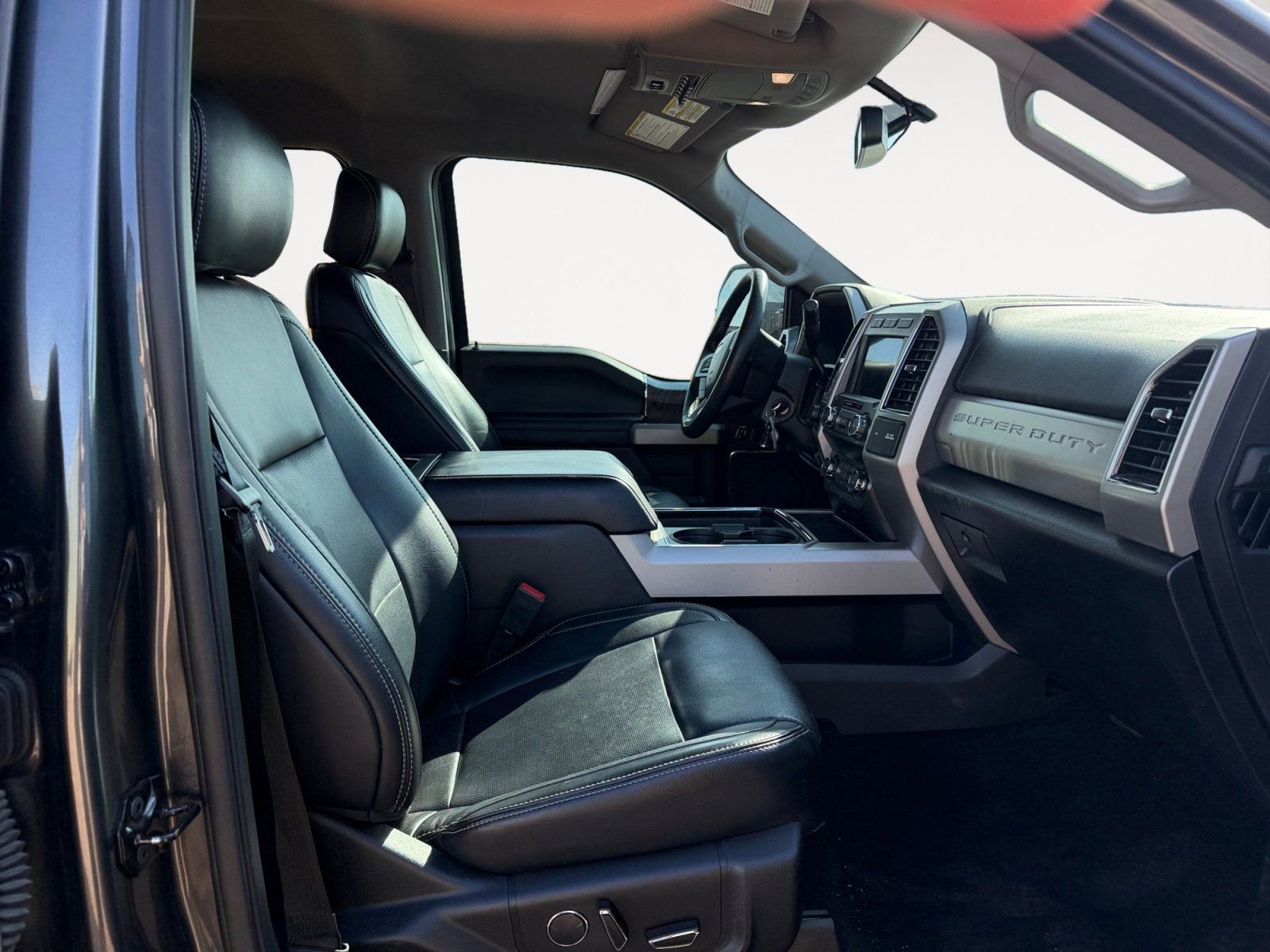 Used 2019 Ford F250 Lariat w/ Chrome Package image 15