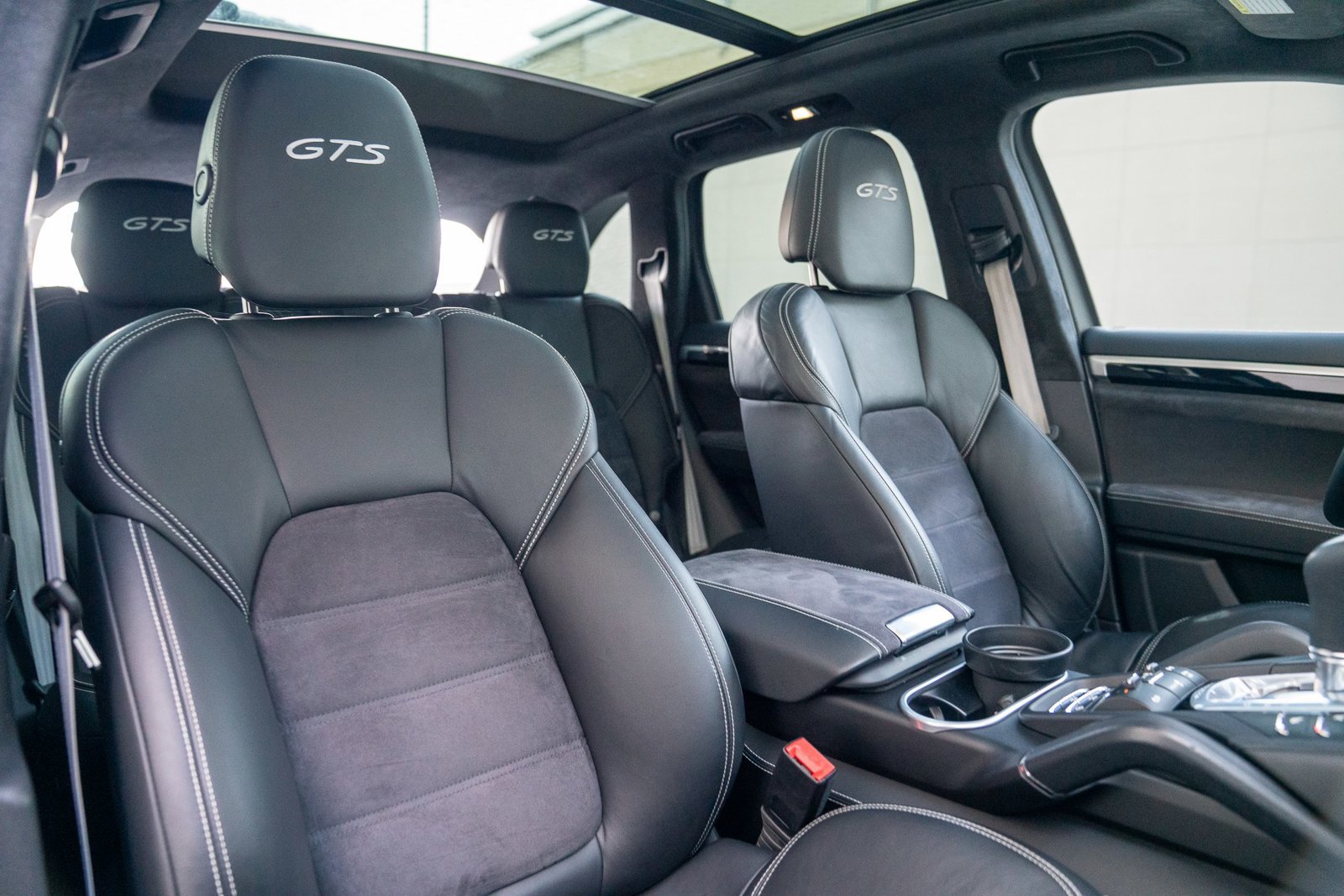 Used 2016 Porsche Cayenne GTS image 28