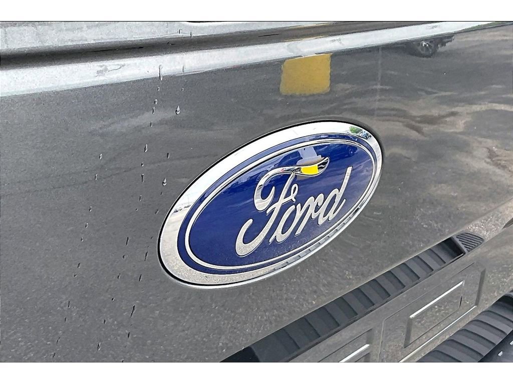 Used 2019 Ford F150 Lariat w/ Equipment Group 502A Luxury AWD/4WD image 9