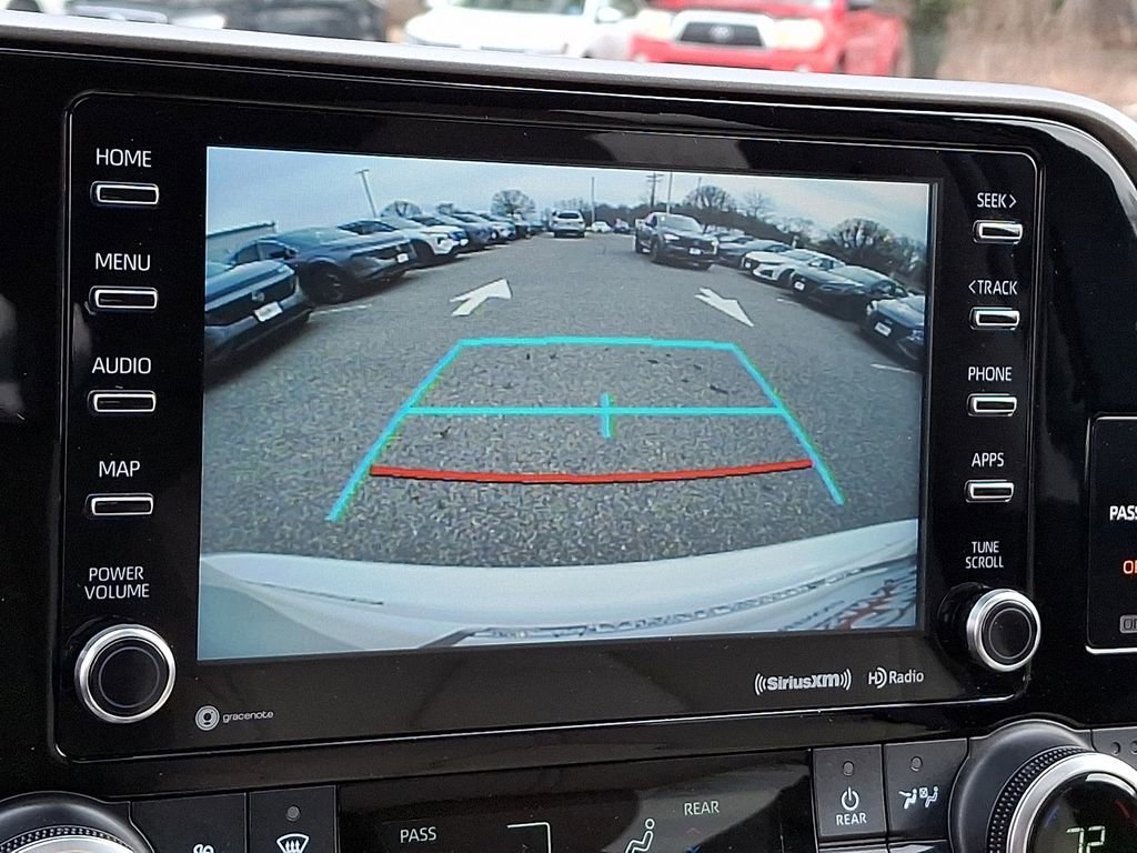 Used 2021 Toyota Highlander XLE image 20