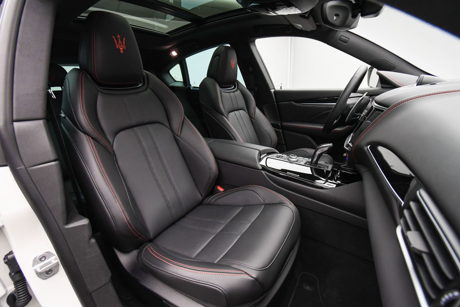 New 2024 Maserati Levante GT Ultima image 16