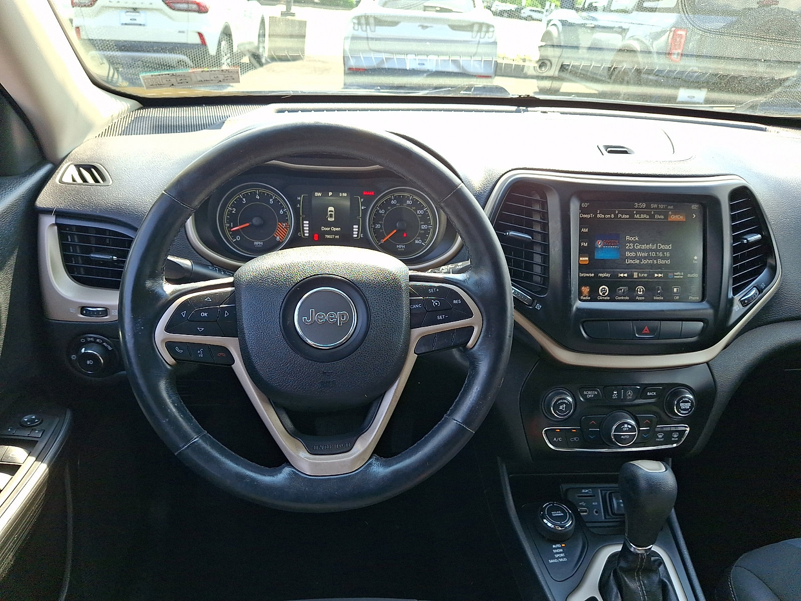 Used 2015 Jeep Cherokee Latitude w/ Comfort/Convenience Group AWD/4WD image 13