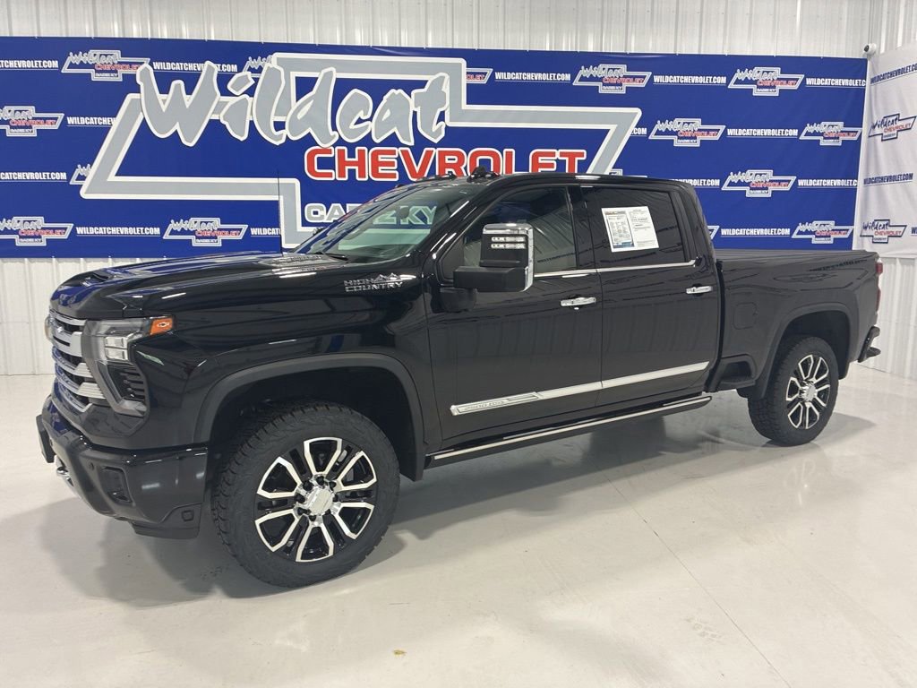 Used 2024 Chevrolet Silverado 2500 High Country w/ High Country Premium Package AWD/4WD image 2