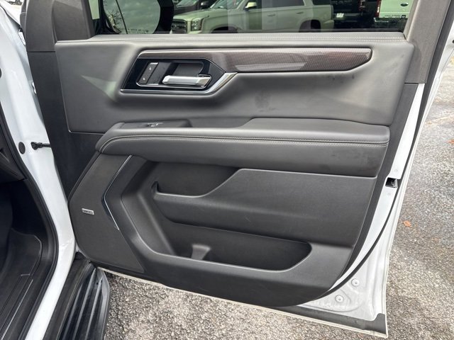 Used 2025 GMC Yukon XL Elevation image 27