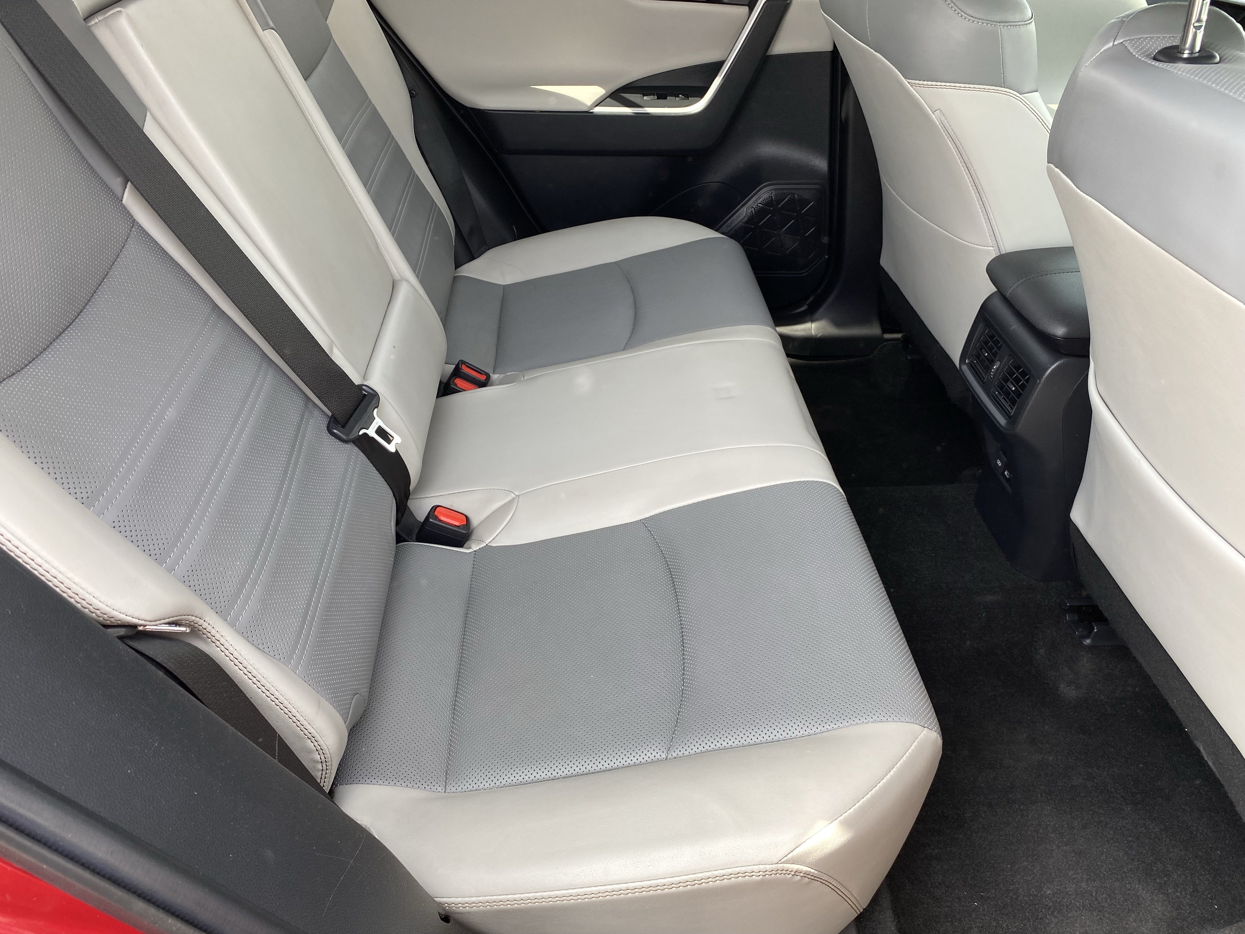 Used 2023 Toyota RAV4 Limited FWD image 13