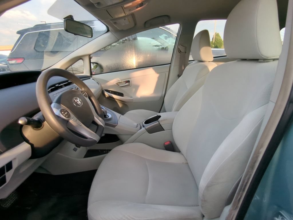 Used 2014 Toyota Prius Three FWD image 6