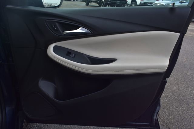 Used 2020 Buick Encore GX Essence w/ Experience Buick Package image 43