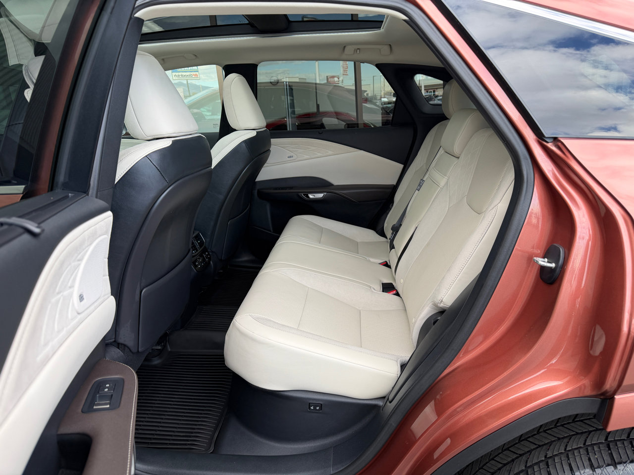 Used 2023 Lexus RX 350 AWD image 6