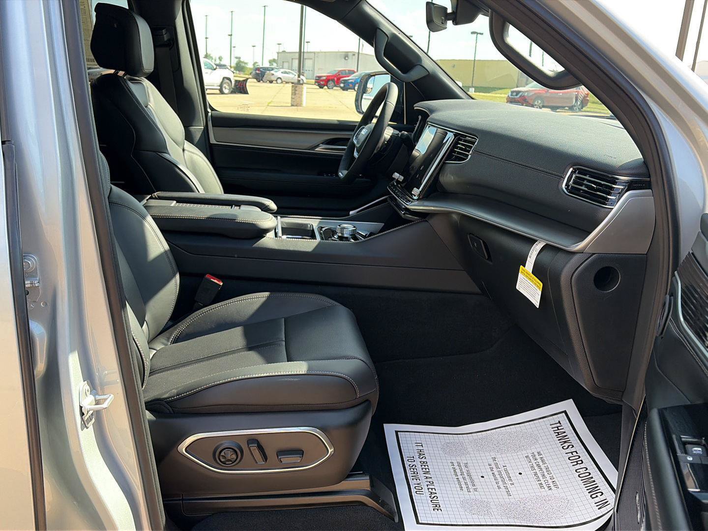 New 2026 Jeep Grand Wagoneer Limited w/ Premium Group II AWD/4WD image 28