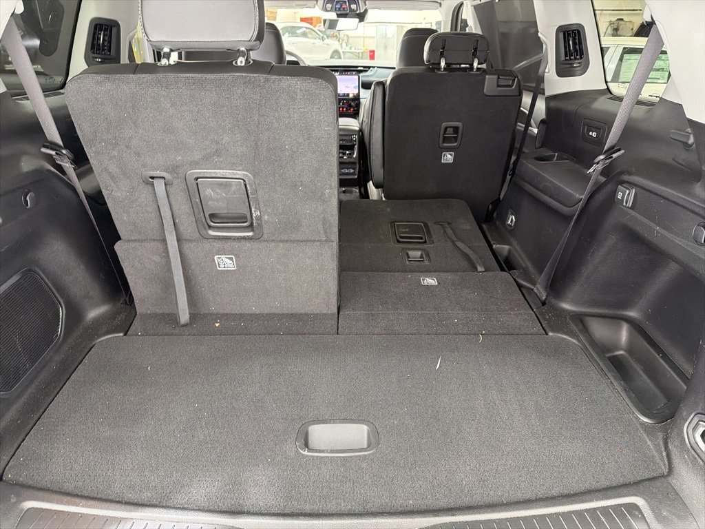 Used 2023 Jeep Grand Cherokee L Limited w/ Luxury Tech Group II image 28