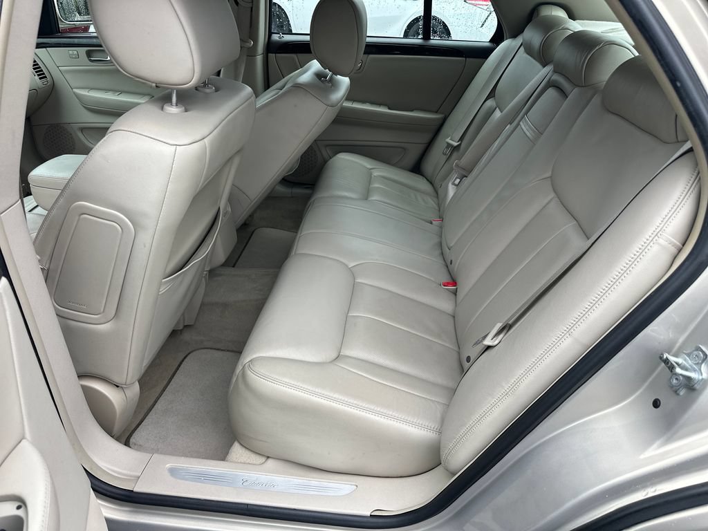 Used 2008 Cadillac DTS w/ Sun And Sound Package FWD image 24