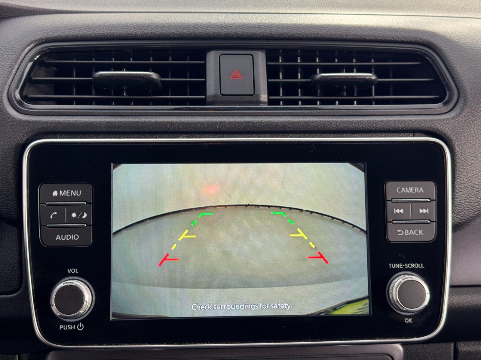 Used 2025 Nissan Leaf S image 23