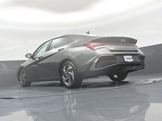 Used 2025 Hyundai Elantra SEL FWD image 42