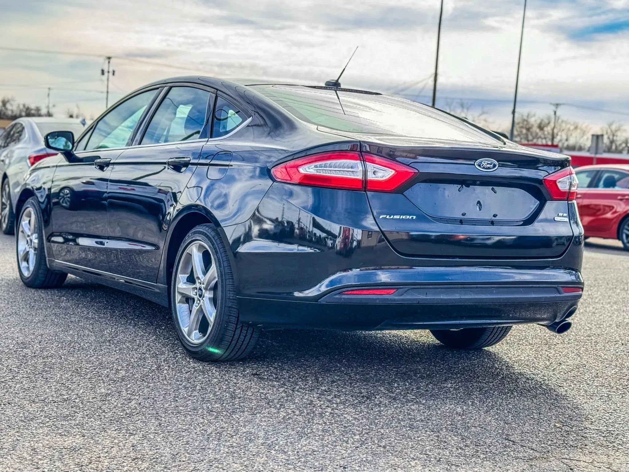 Used 2014 Ford Fusion SE FWD image 5