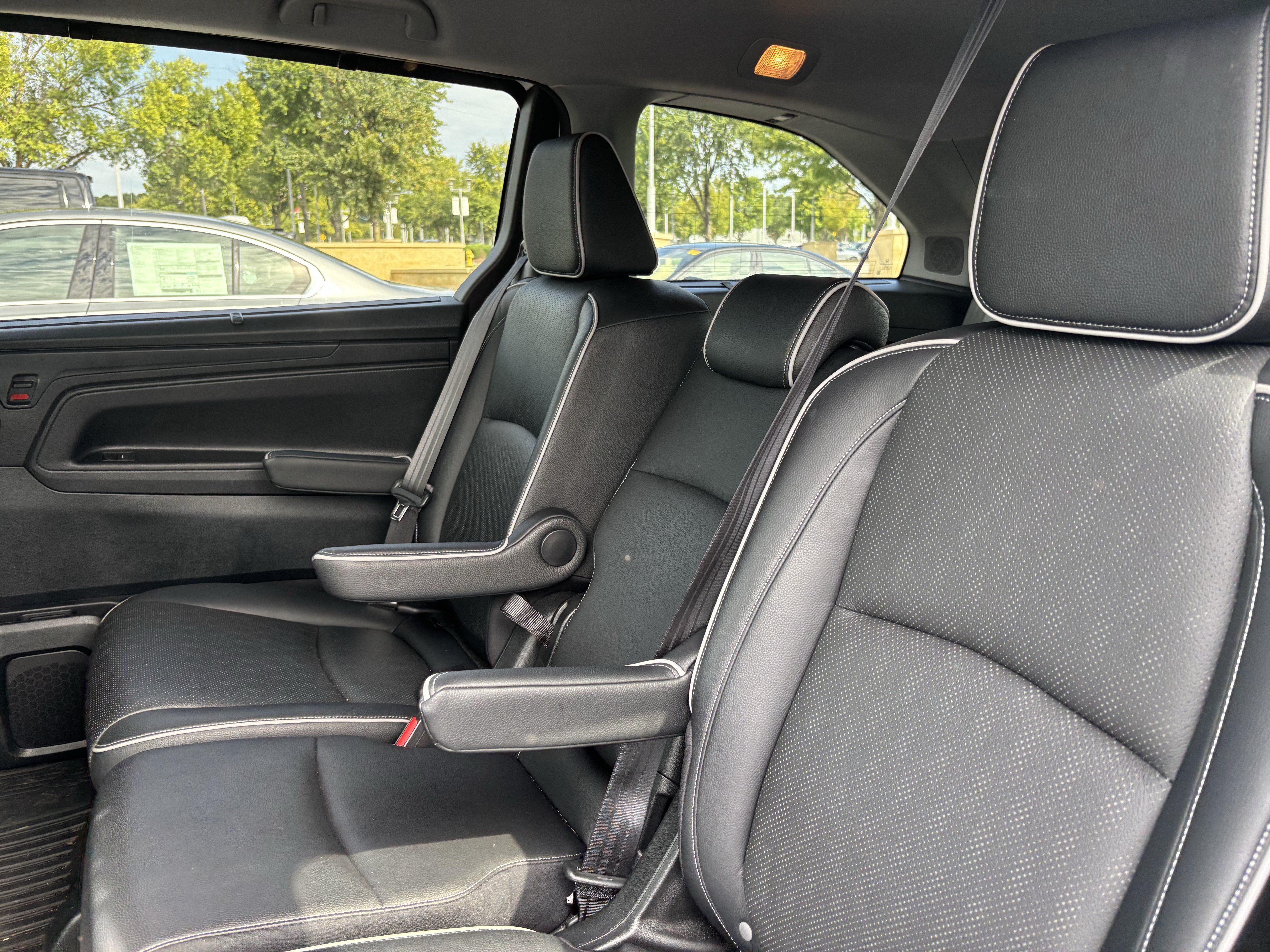 Used 2024 Honda Odyssey Elite image 32