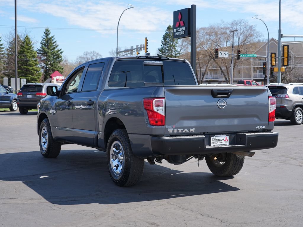 Used 2023 Nissan Titan S AWD/4WD image 5