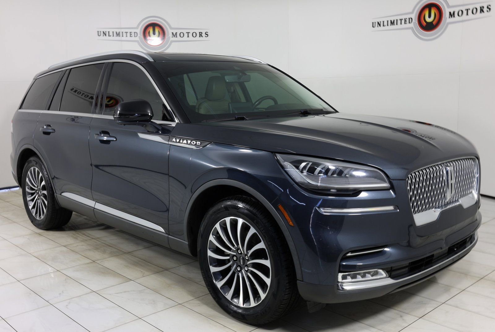 Used 2021 Lincoln Aviator Reserve w/ Class IV Trailer Tow Package image 40