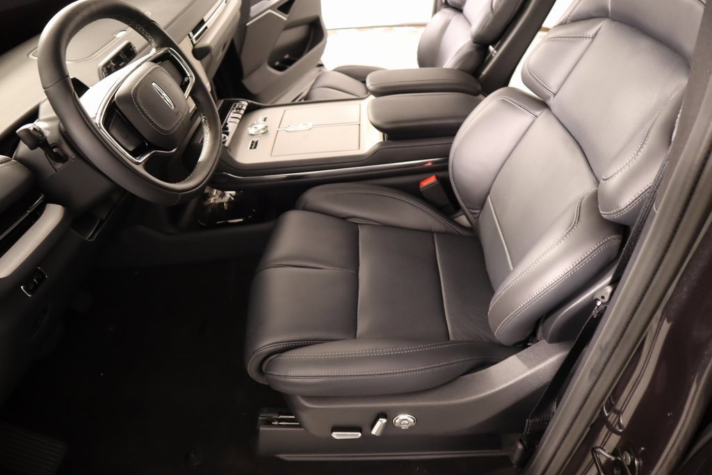 New 2025 Lincoln Navigator Reserve w/ Jet Appearance Package image 11