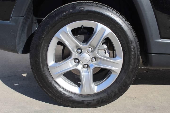 Used 2024 Jeep Compass Sport image 11