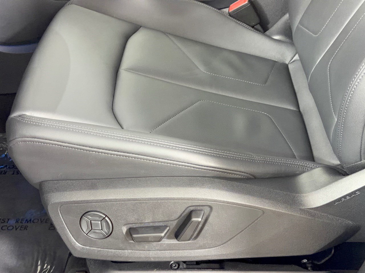 Certified 2025 Audi Q3 2.0T Premium Plus w/ Premium Plus Package AWD/4WD image 16