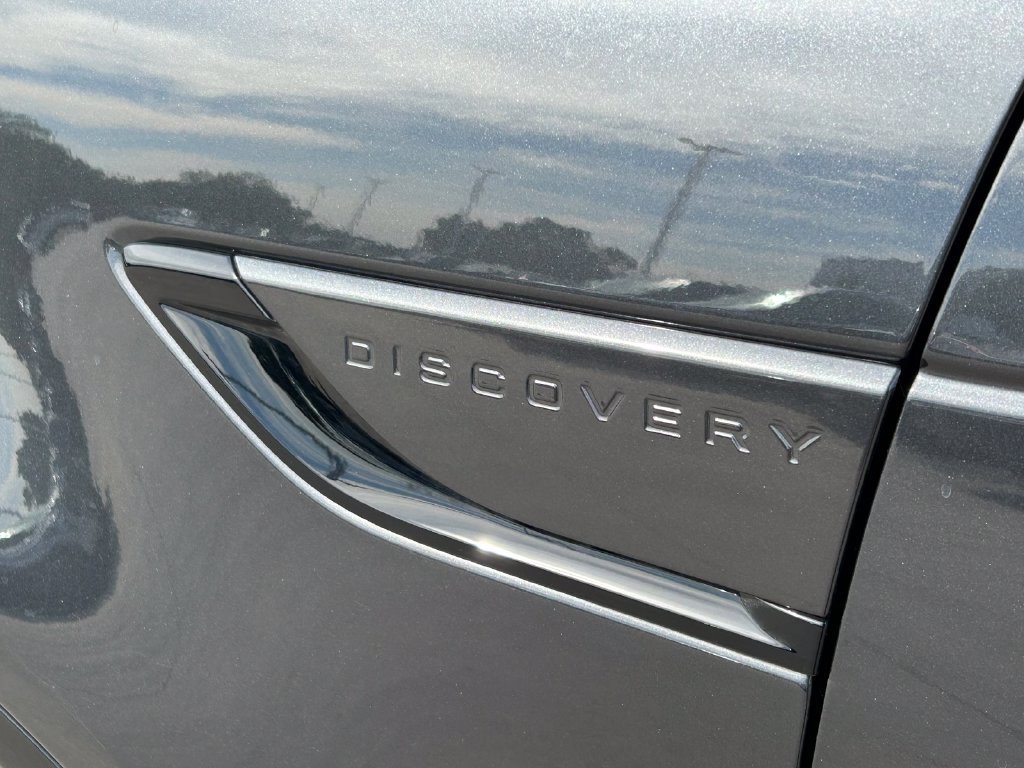 Used 2025 Land Rover Discovery Dynamic SE AWD/4WD image 11