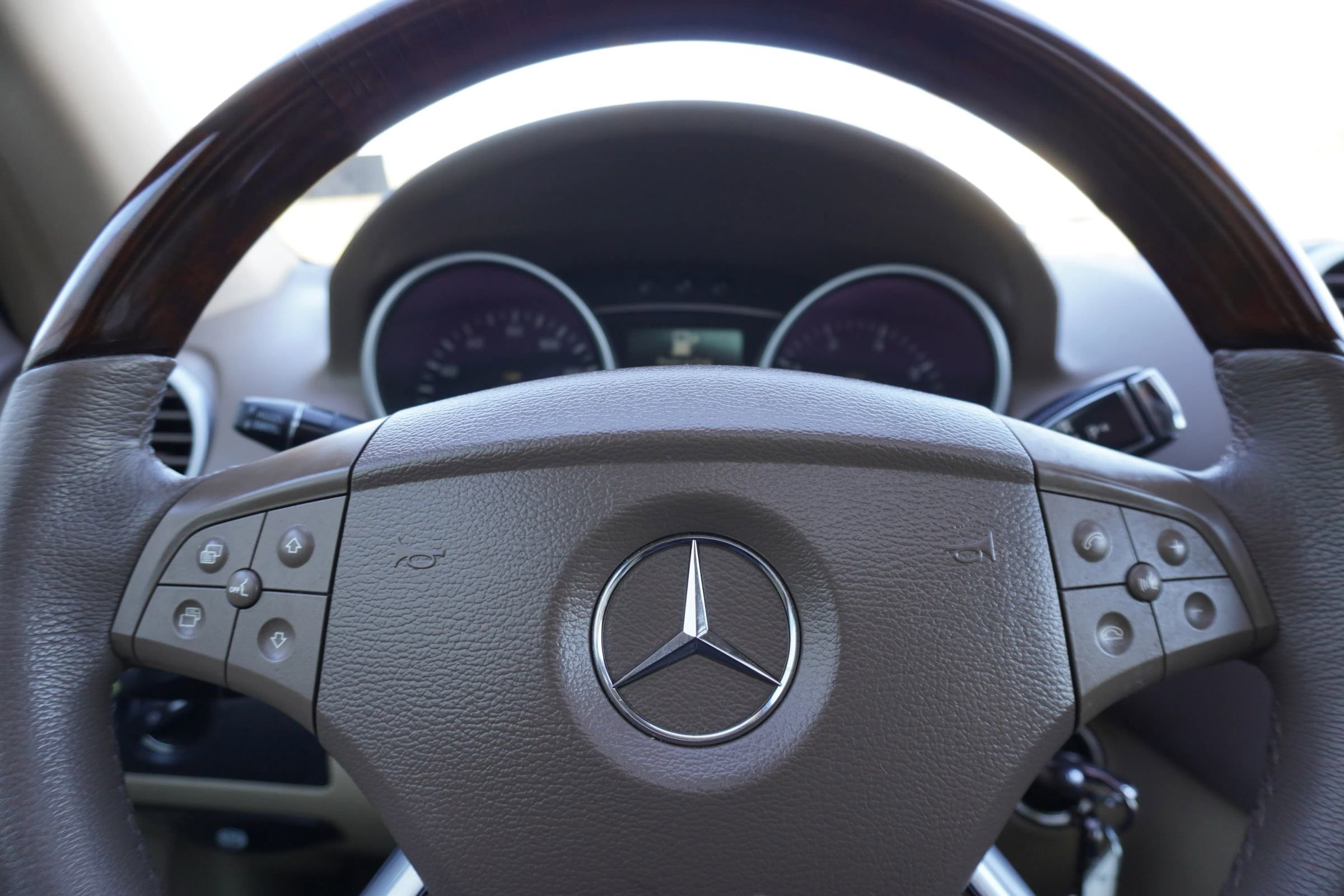 Used 2008 Mercedes-Benz ML 550 4MATIC image 24