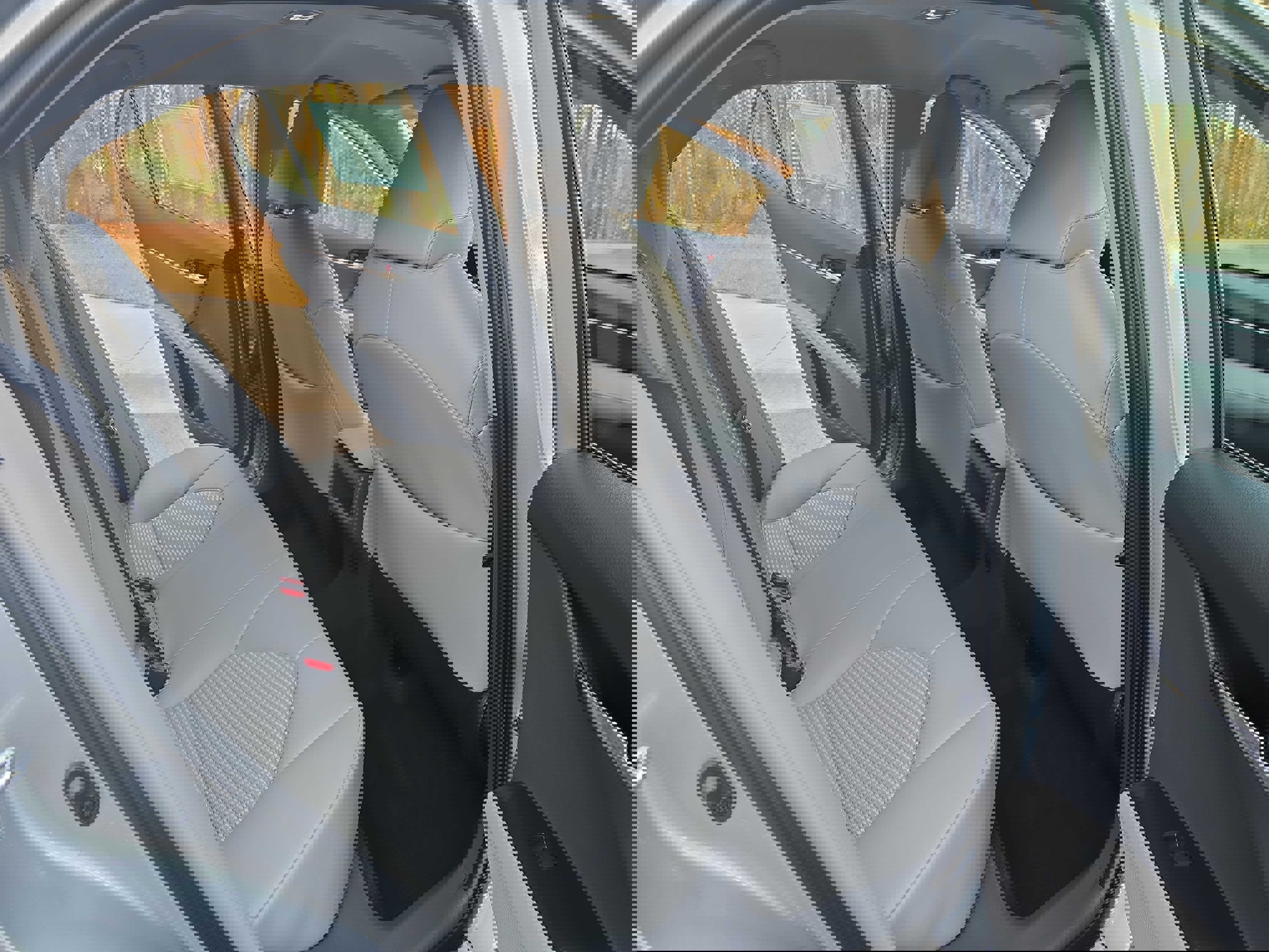 Used 2024 Toyota Camry SE image 11