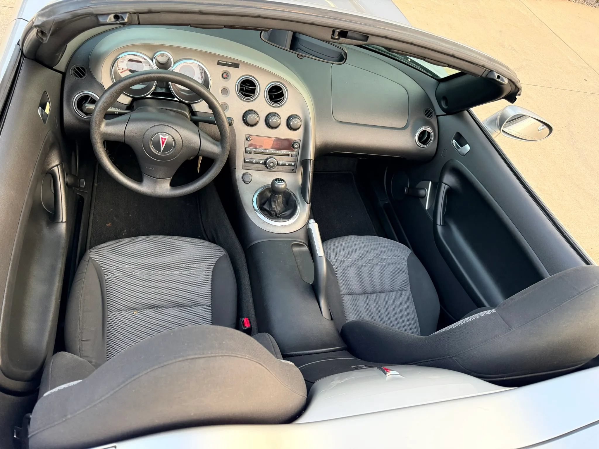 Used 2007 Pontiac Solstice Convertible RWD image 7