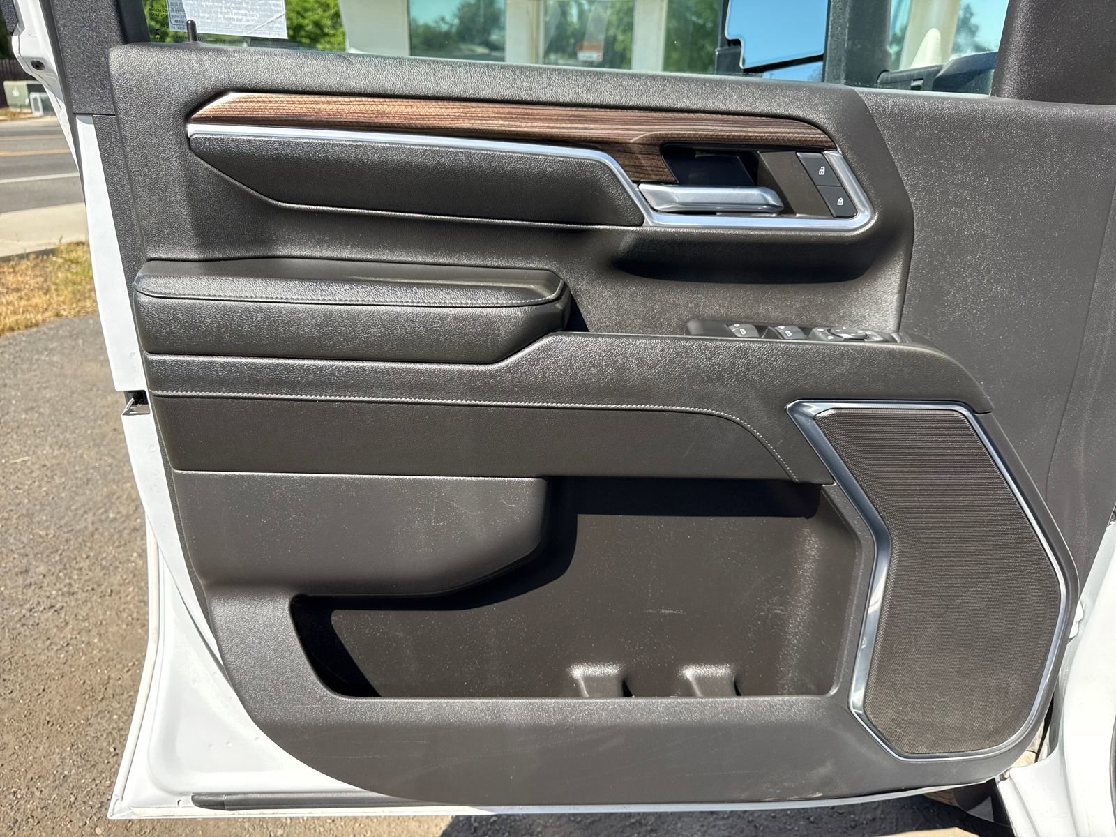 Used 2024 Chevrolet Silverado 3500 LT w/ Convenience Package image 10