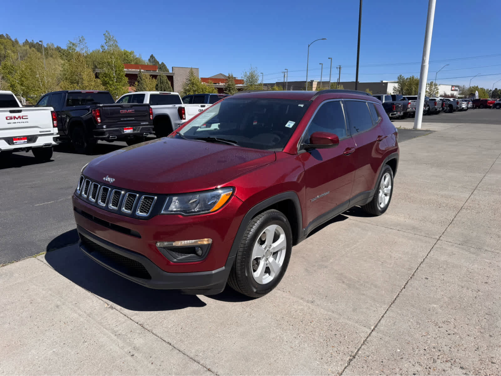 Used 2021 Jeep Compass Latitude w/ Sun and Sound Group FWD image 1