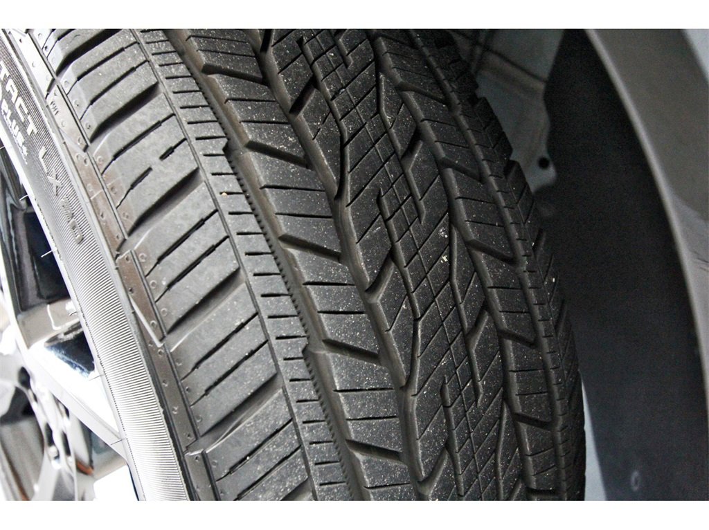 Used 2025 Chevrolet Traverse RS image 31