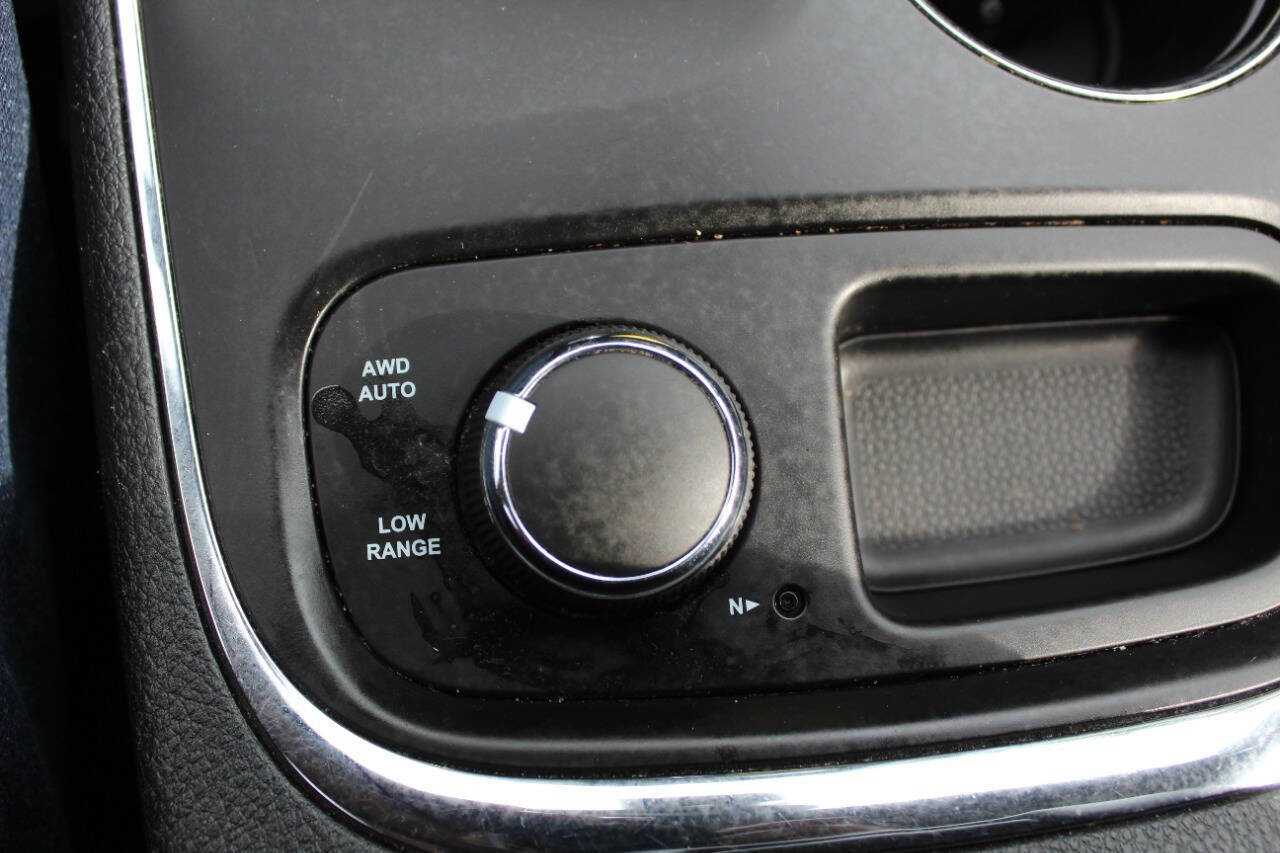 Used 2015 Dodge Durango Citadel w/ Technology Group AWD/4WD image 16
