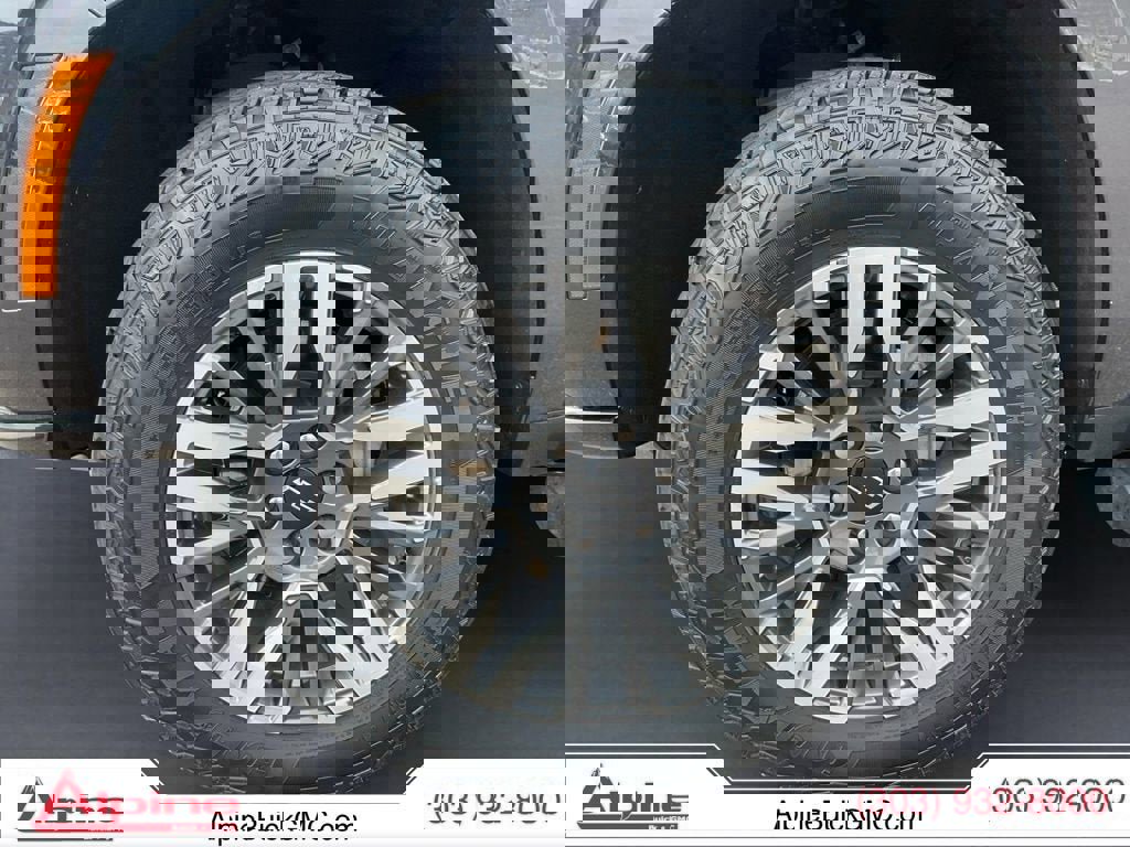 Used 2025 Chevrolet Tahoe Z71 image 14