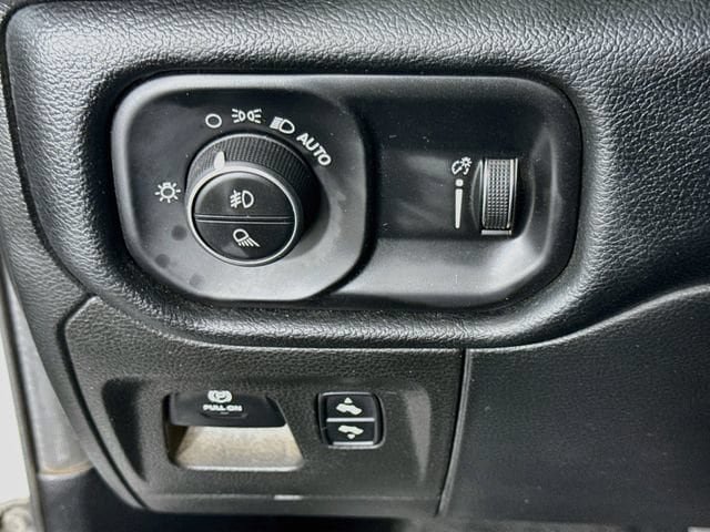Used 2020 RAM 1500 Big Horn AWD/4WD image 10
