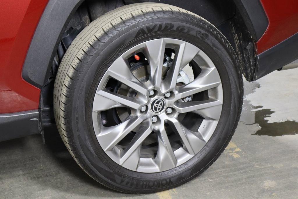 Used 2025 Toyota RAV4 XLE Premium image 39