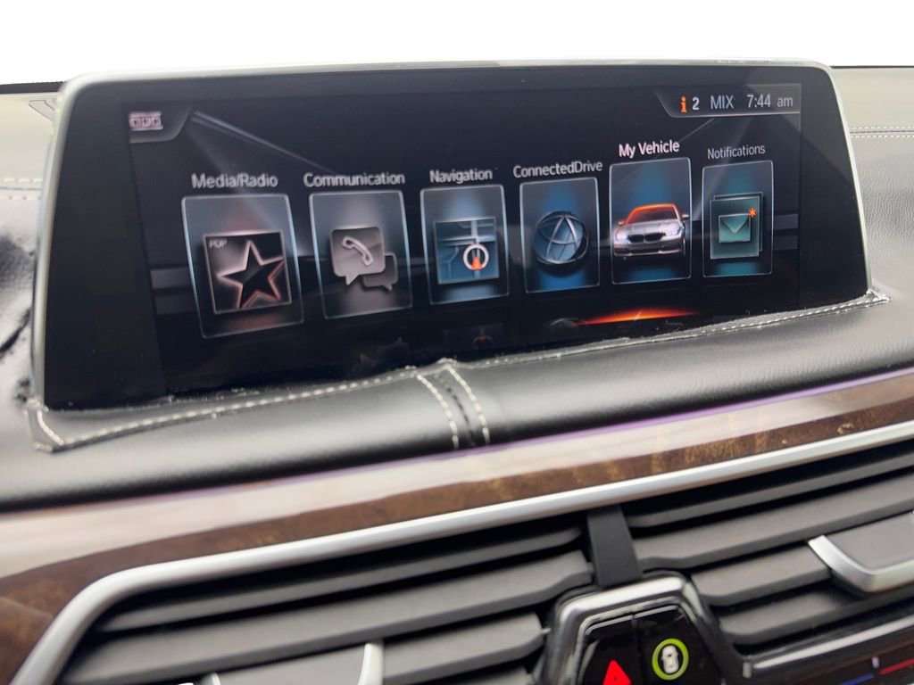 Used 2017 BMW 750i xDrive image 63