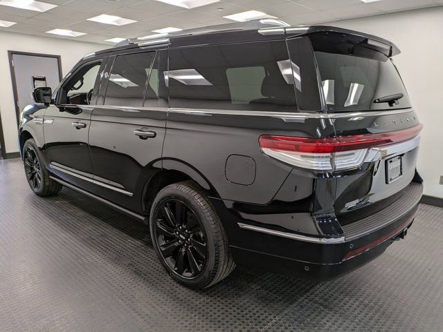 Used 2022 Lincoln Navigator Reserve image 6
