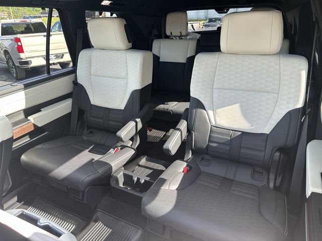 Used 2024 Toyota Sequoia Capstone AWD/4WD image 28