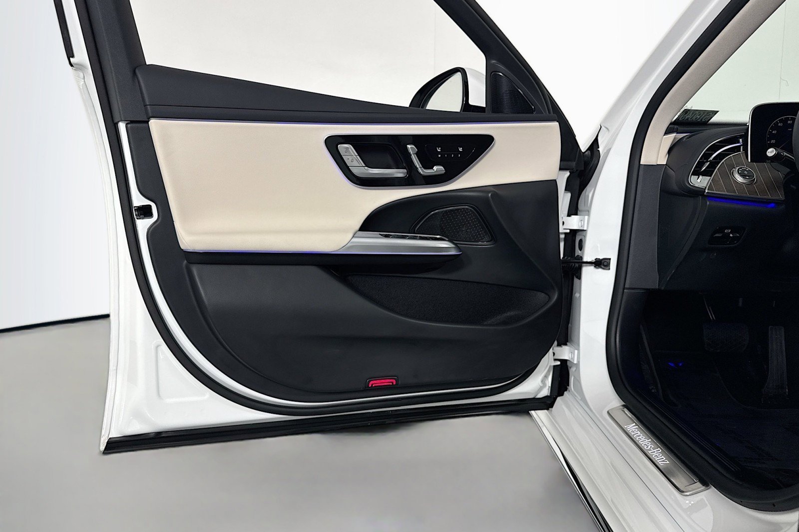 Used 2026 Mercedes-Benz E 450 4MATIC Sedan image 21