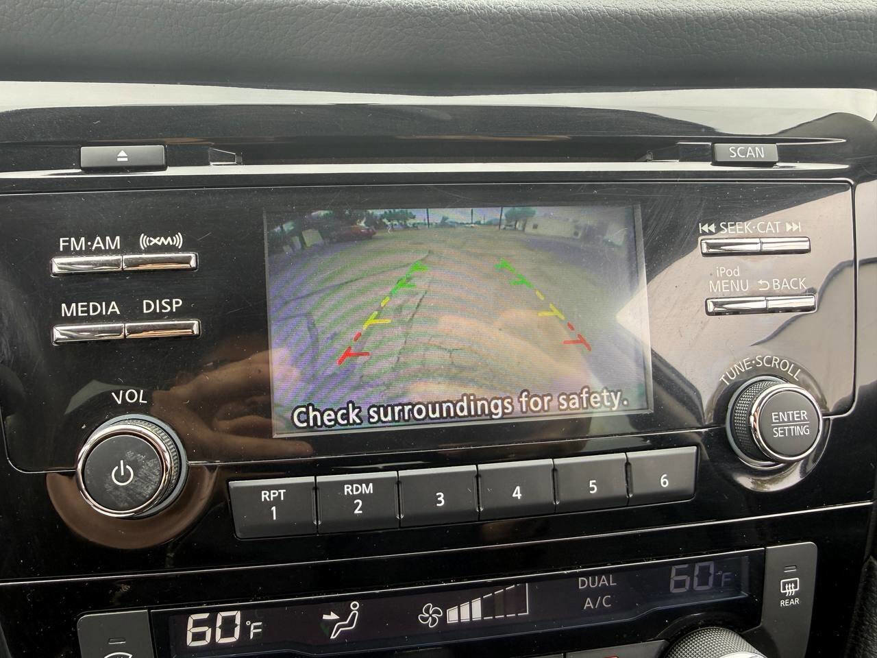 Used 2017 Nissan Rogue SV FWD image 18