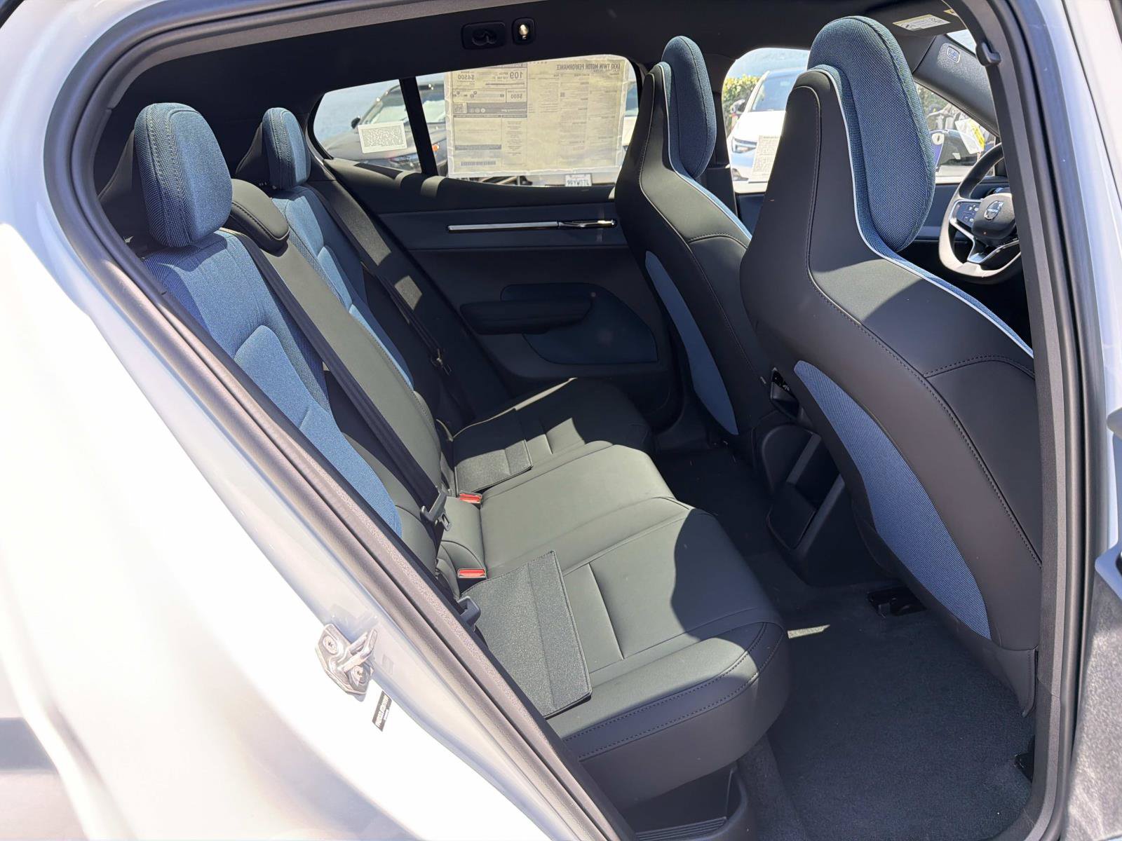 New 2026 Volvo EX30 Ultra w/ Protection Package Premier AWD/4WD image 19