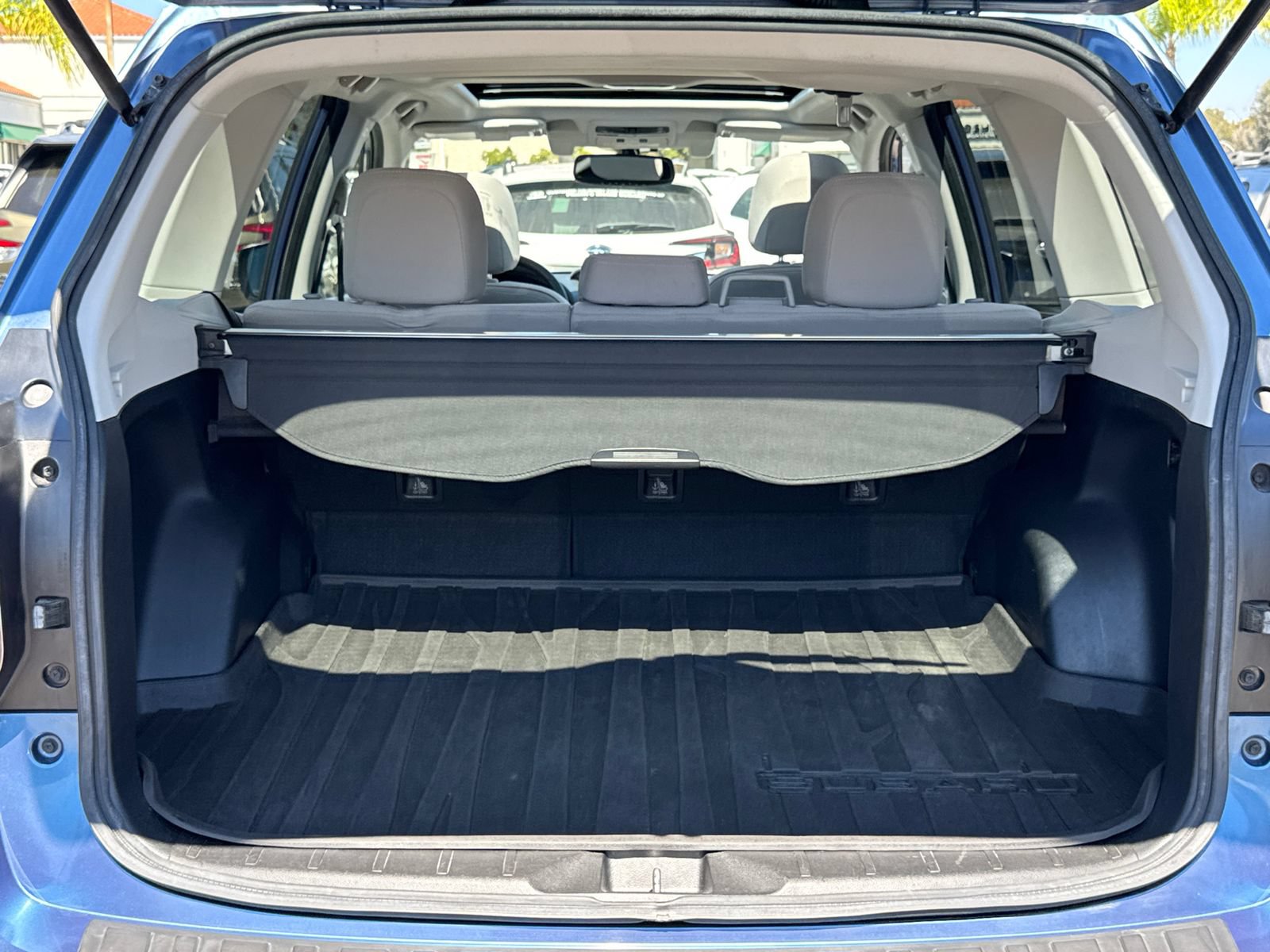 Used 2016 Subaru Forester 2.5i Premium AWD/4WD image 9