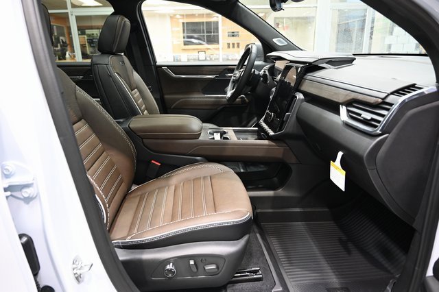 New 2026 GMC Acadia Denali Ultimate w/ LPO, Floor Liner Package image 10